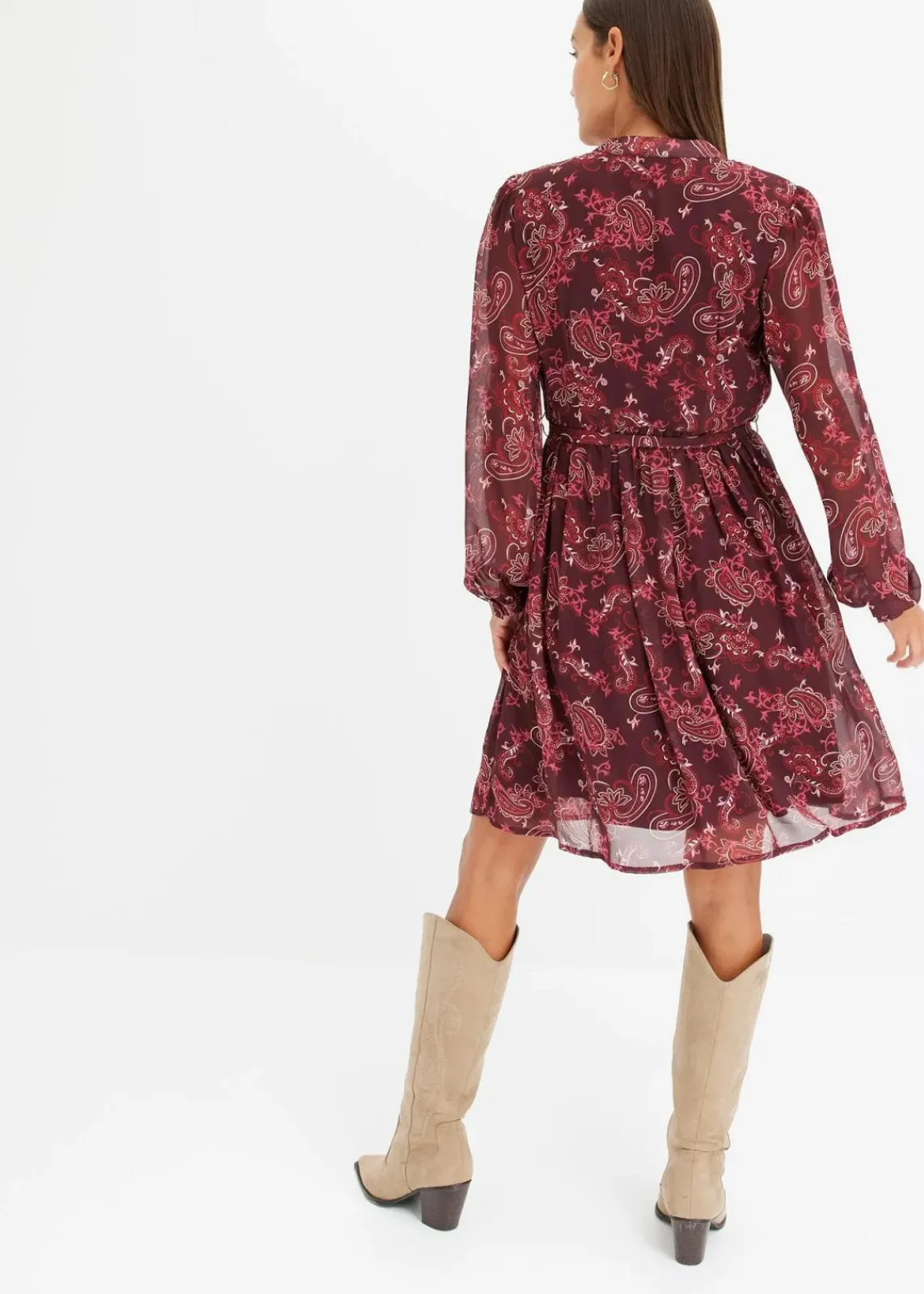 bonprix Bekleidung·Pullover & Strickjacken|Nachhaltigere Materialien^Chiffonkleid bordeaux paisley