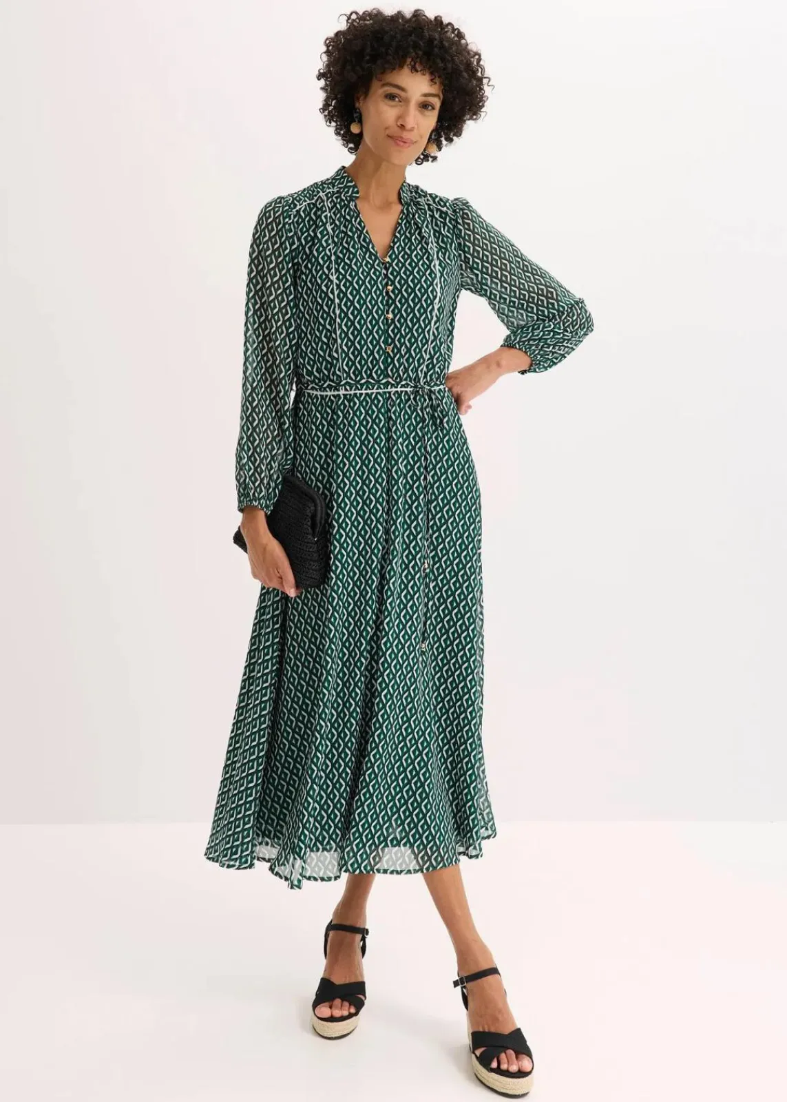bonprix Bekleidung·Pullover & Strickjacken|Kleider^Chiffonkleid mit Kontrast-Pipings schwarz/waldgrün/wollweiß graphisch bedruckt