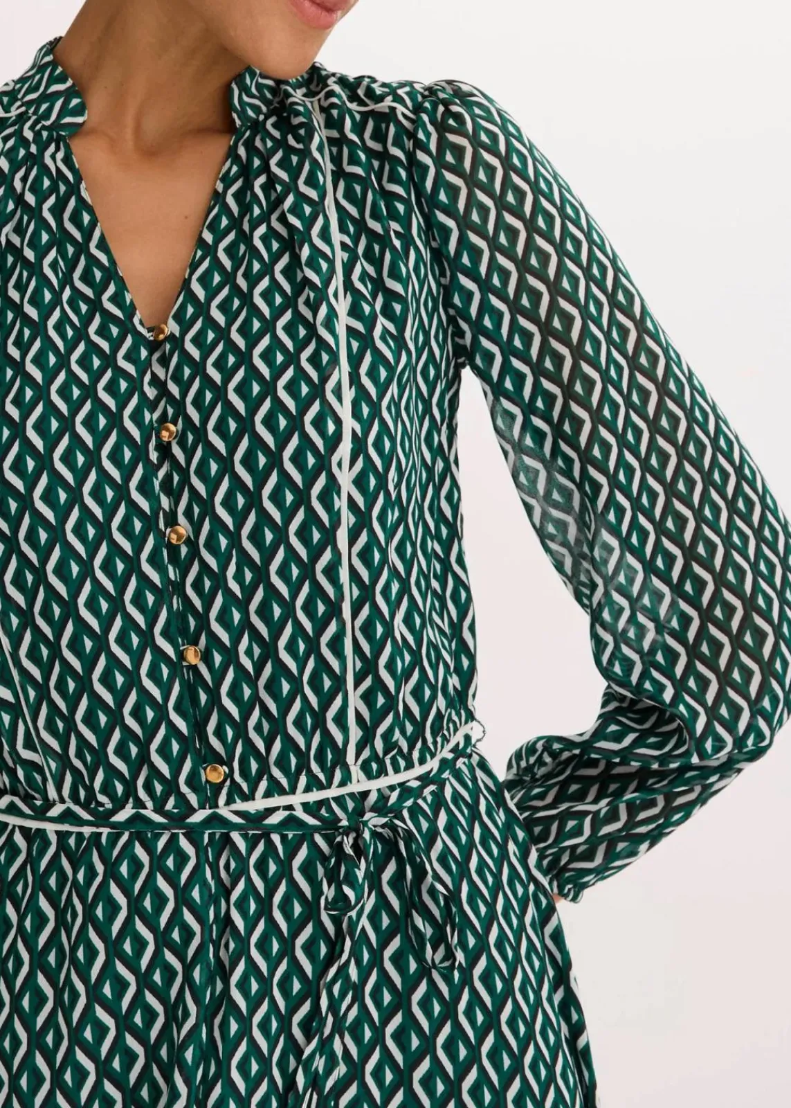 bonprix Bekleidung·Pullover & Strickjacken|Kleider^Chiffonkleid mit Kontrast-Pipings schwarz/waldgrün/wollweiß graphisch bedruckt