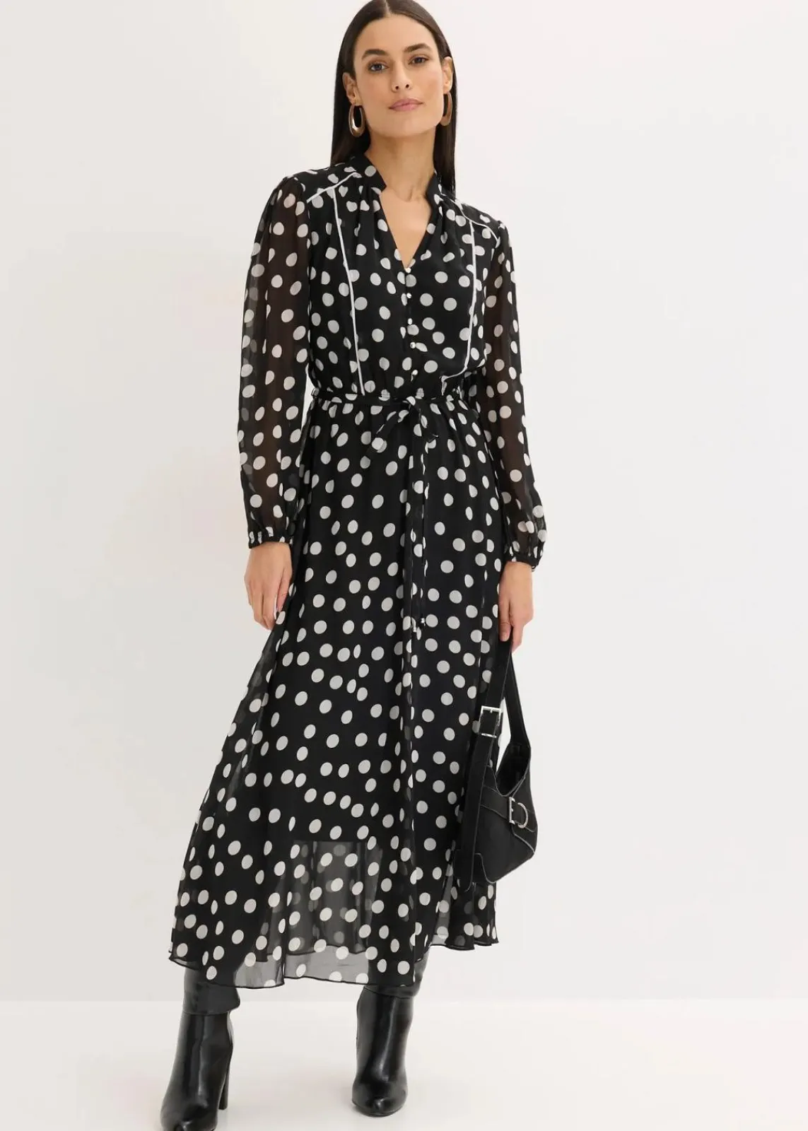 bonprix Bekleidung·Pullover & Strickjacken|Kleider^Chiffonkleid mit Kontrast-Pipings schwarz/wollweiß gepunktet