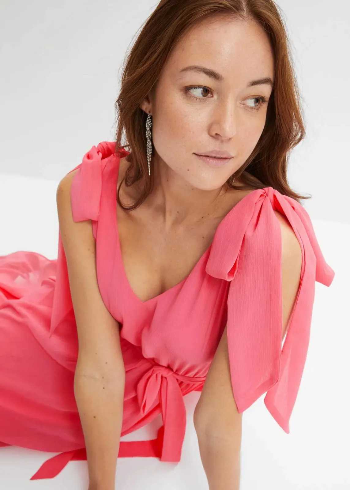 bonprix Bekleidung·Pullover & Strickjacken|Festliche Mode^Chiffonkleid mit Schleifendetails pink