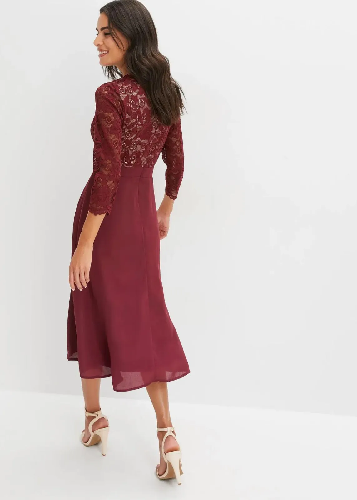 bonprix Kleider|Festliche Mode^Chiffonkleid mit Spitze ahornrot
