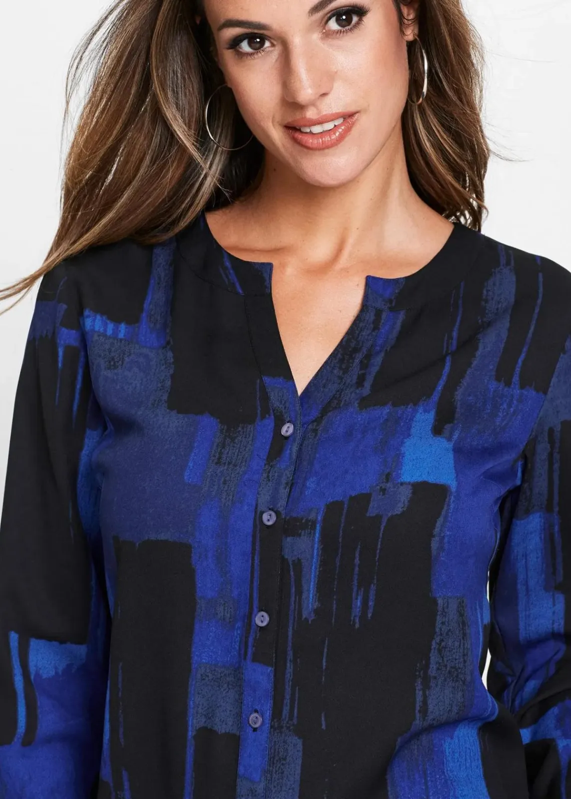bonprix Blusen & Tuniken|Bekleidung·Jacken & Mäntel^Chiffon-Longbluse mit Druck saphirblau/schwarz