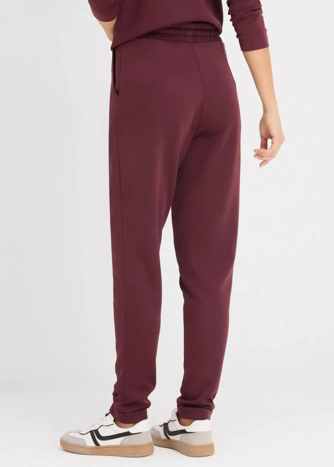 bonprix Nachhaltigere Materialien|Hosen^Chinohose aus Scuba weinrot