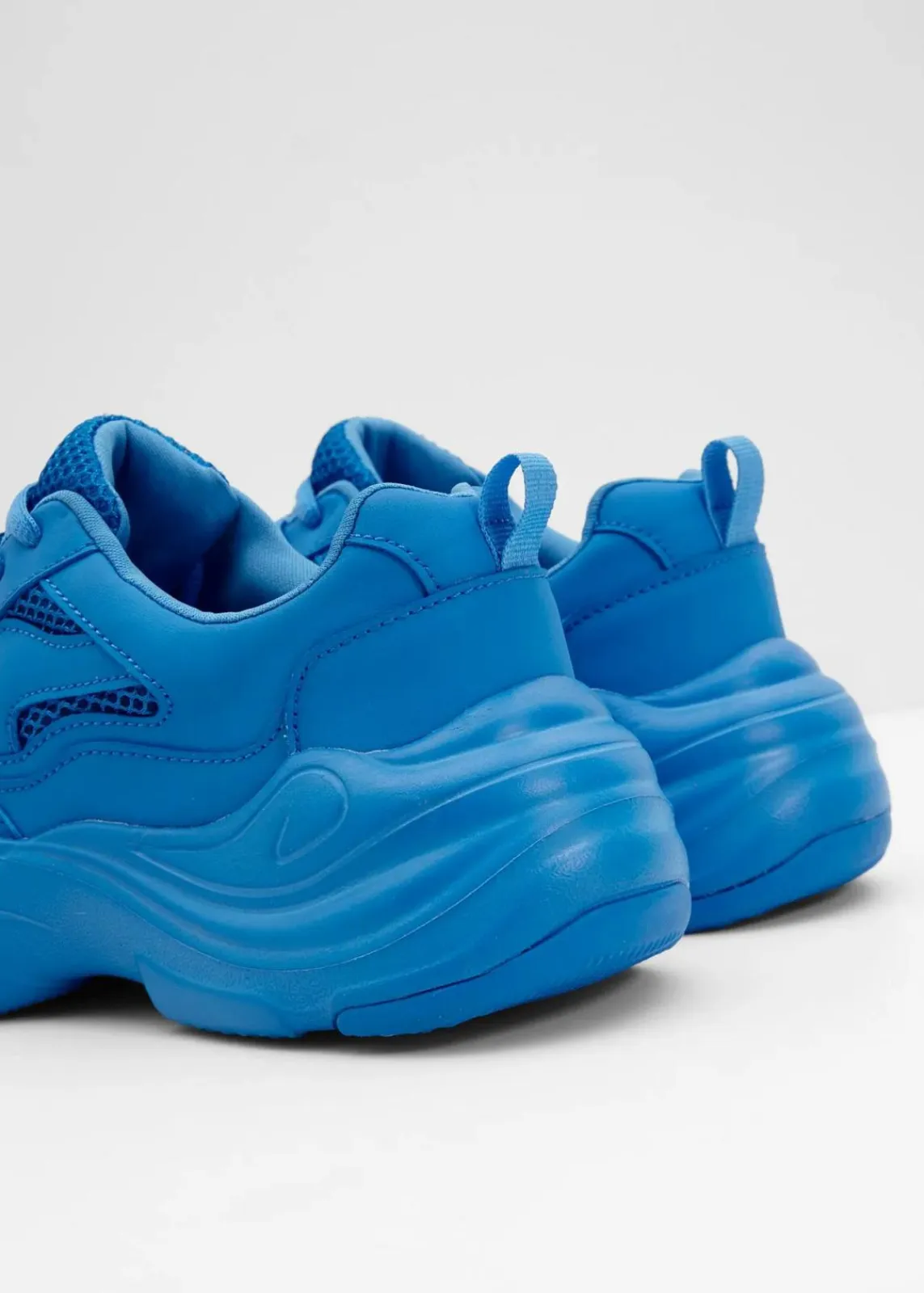 bonprix Sneaker^Chunky Sneaker mit Mesh-Einsatz brilliantblau