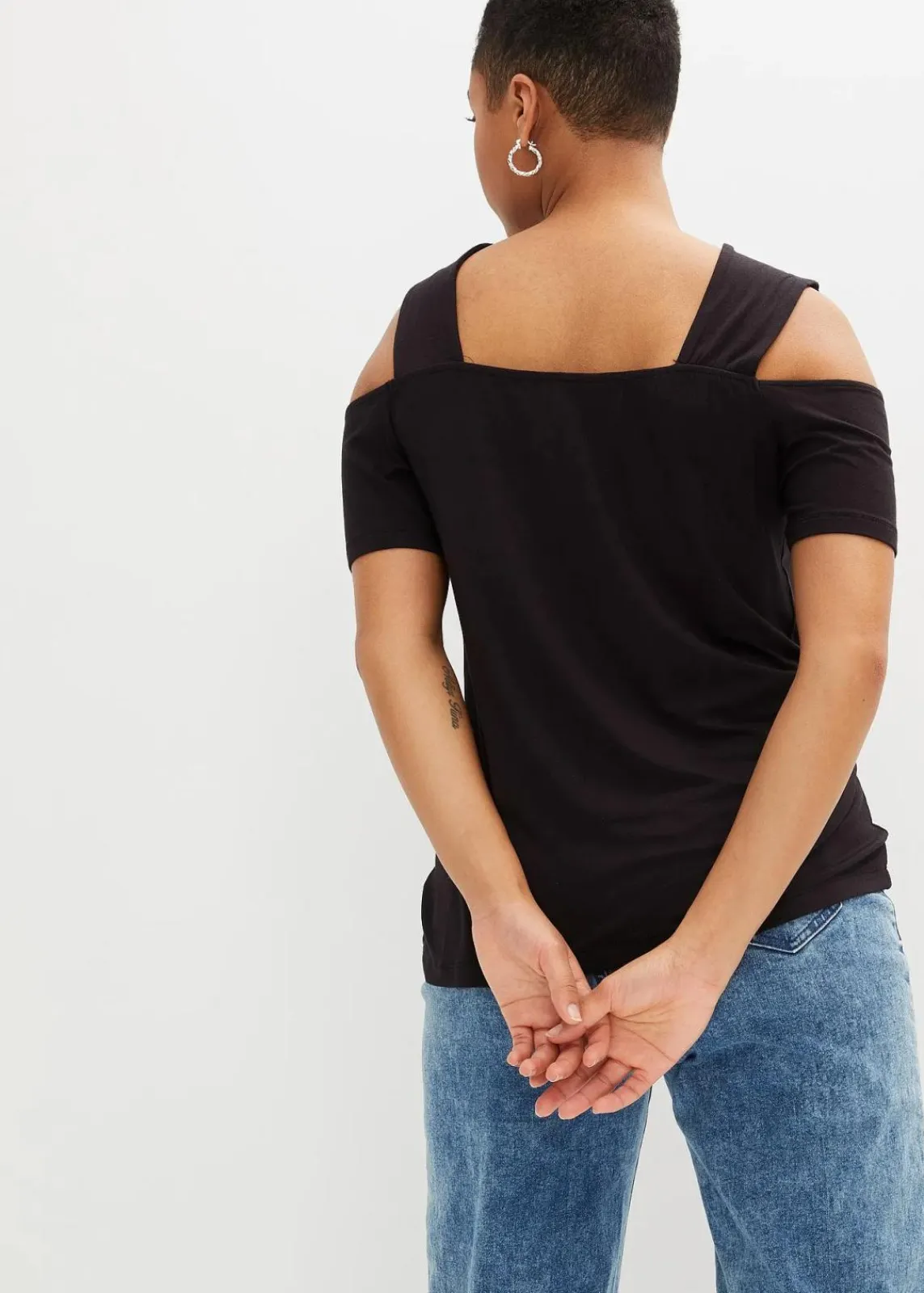 bonprix Shirts & Tops|Nachhaltigere Materialien^Cold-Shoulder-Shirt aus softer Viskose schwarz