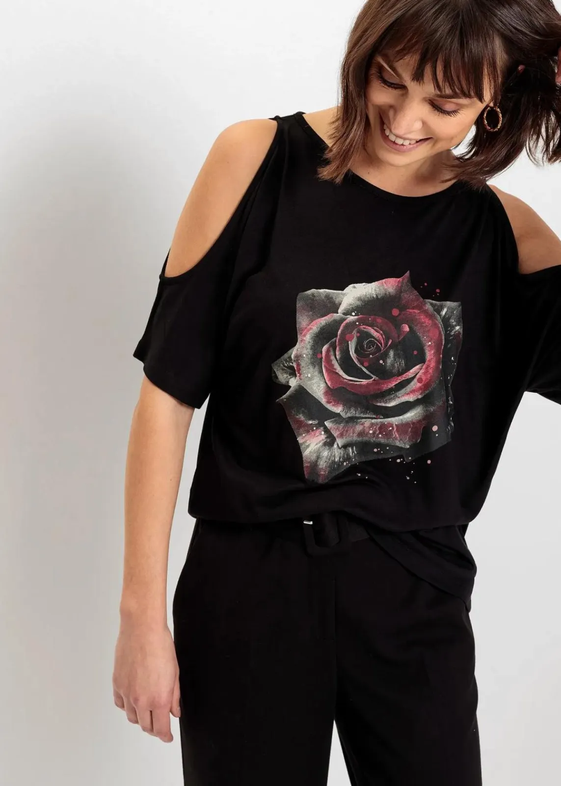 bonprix Shirts & Tops|Nachhaltigere Materialien^Cold-Shoulder-Shirt aus Viskose schwarz/grau floral