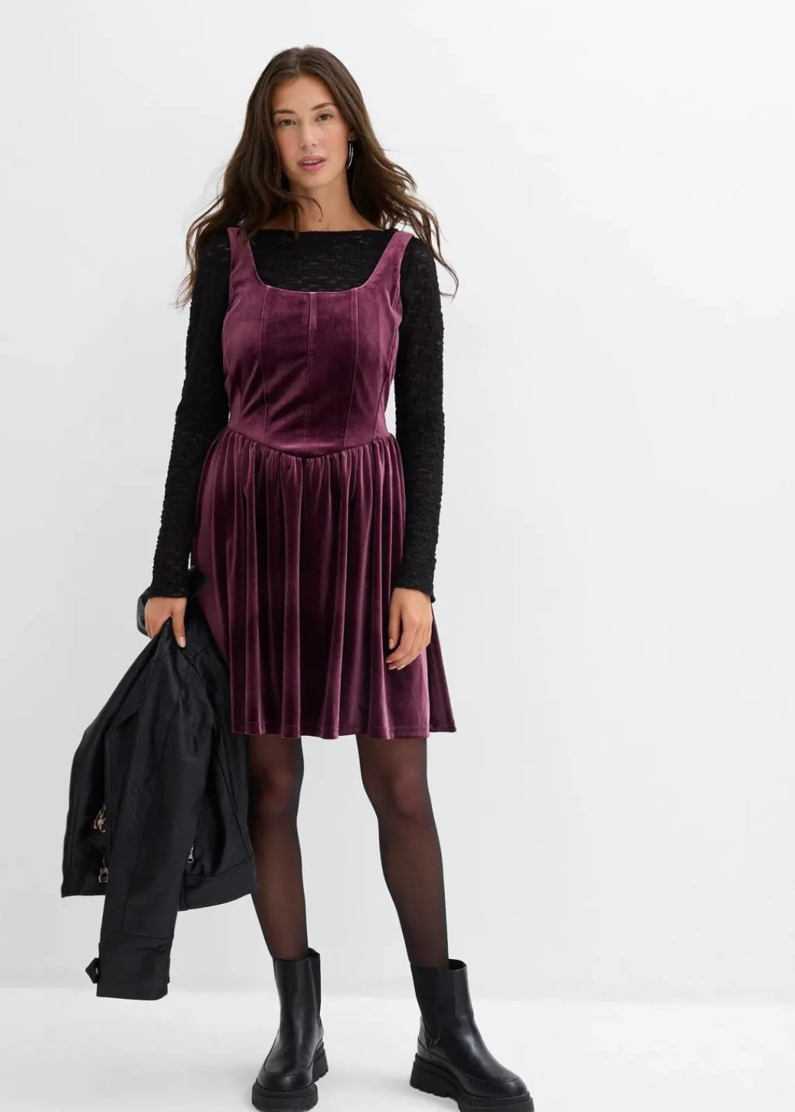 bonprix Kleider^Corsagenkleid aus softem Samt weinrot