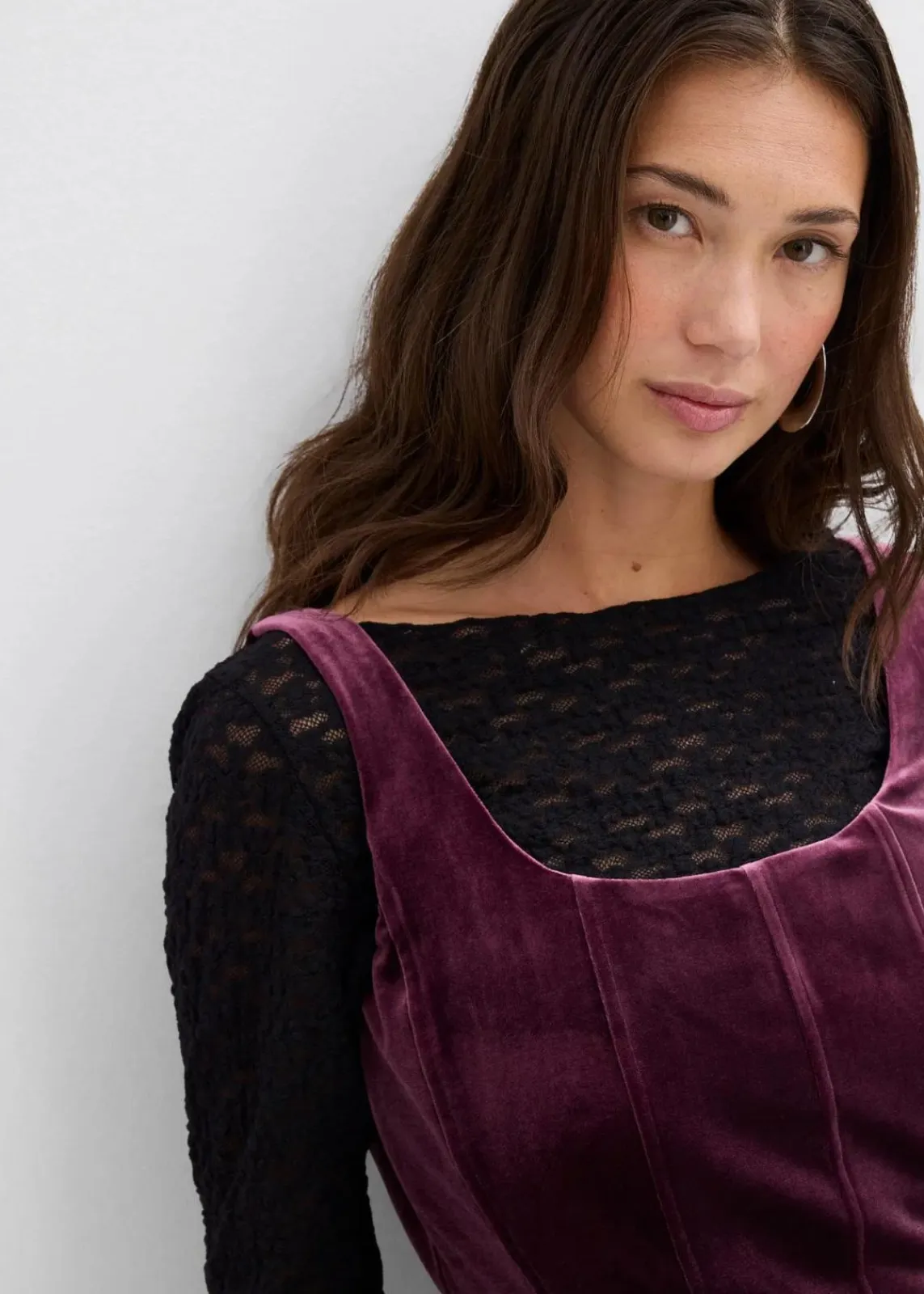 bonprix Kleider^Corsagenkleid aus softem Samt weinrot
