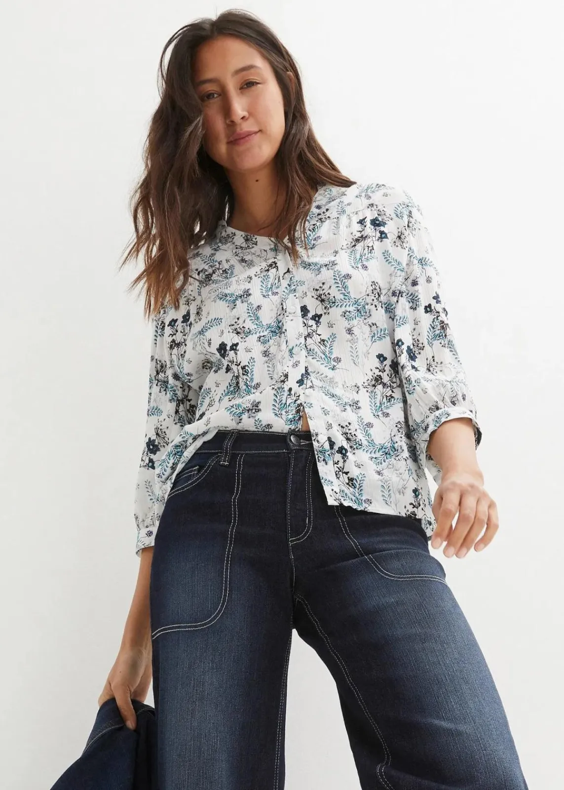 bonprix Bekleidung·Jacken & Mäntel|Blusen & Tuniken^Crinkle-Bluse aus fließender Viskose wollweiß geblümt