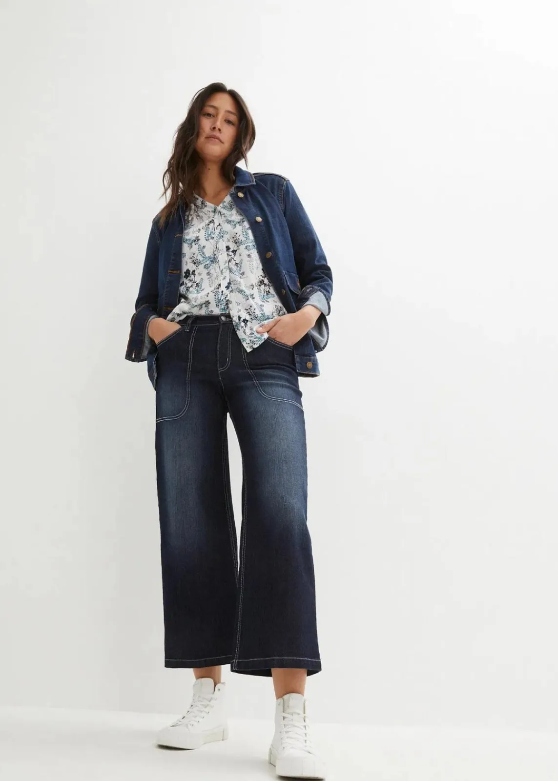 bonprix Bekleidung·Jacken & Mäntel|Blusen & Tuniken^Crinkle-Bluse aus fließender Viskose wollweiß geblümt