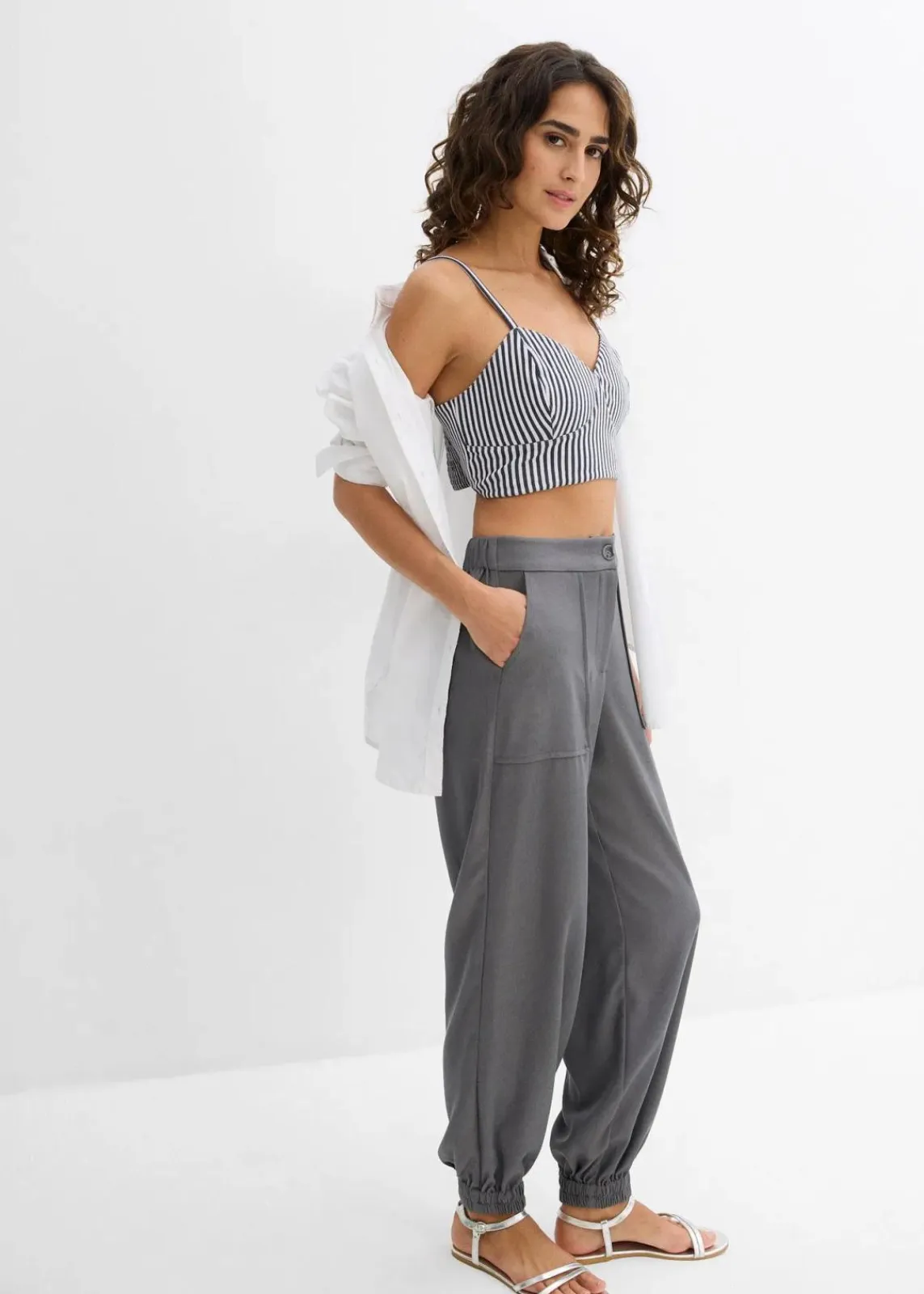 bonprix Shirts & Tops|Nachhaltigere Materialien^Cropped Top aus reiner Bio-Baumwolle (2er Pack) weiß/dunkelblau gestreift + schwarz