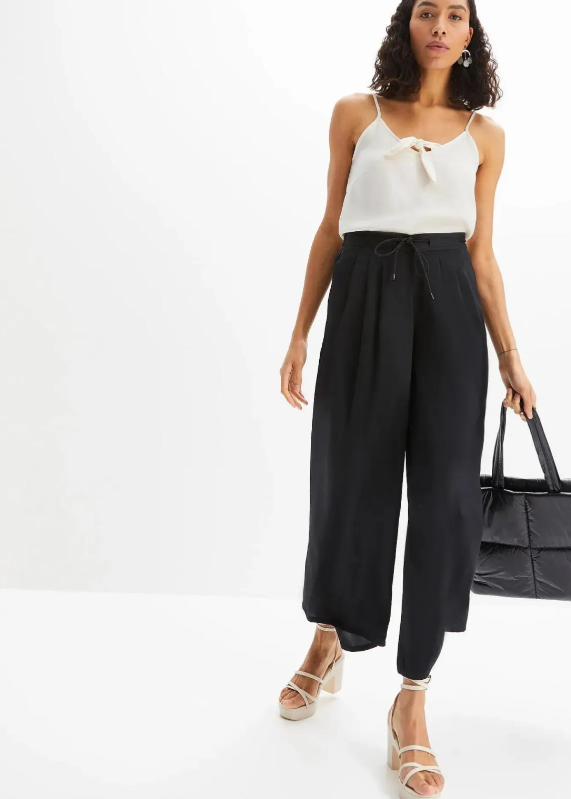 bonprix Bekleidung·Kleider|Hosen^Culotte aus fließendem Satin schwarz