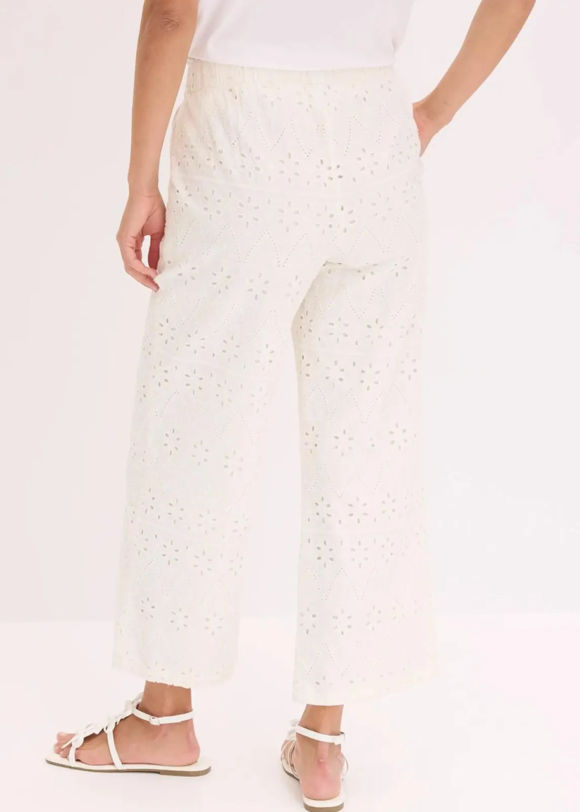 bonprix Hosen^Culotte aus Lochstickerei wollweiß