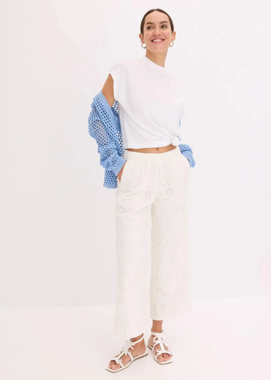 bonprix Hosen^Culotte aus Lochstickerei wollweiß