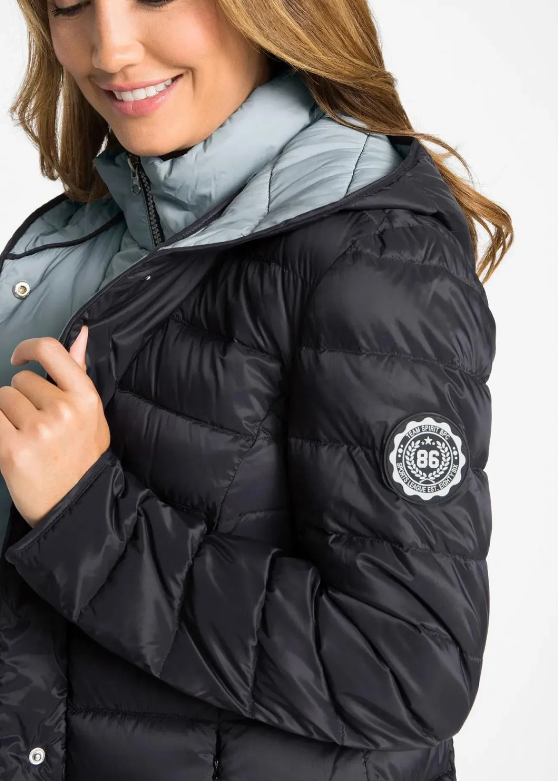 bonprix Jacken & Mäntel^Daunenjacke in 2-in-1 Optik schwarz