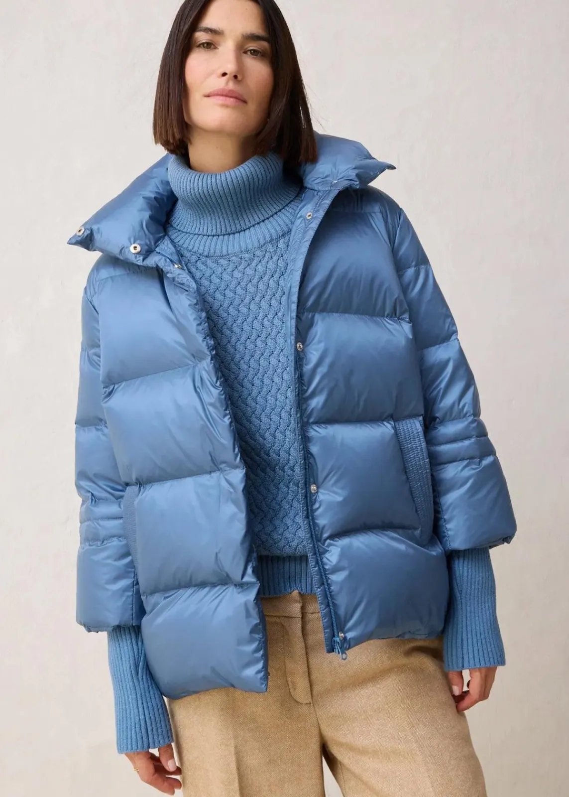 bonprix Bekleidung·Hosen|Premium^Daunenjacke mit recycelten Daunen und Strickärmeln wellenblau
