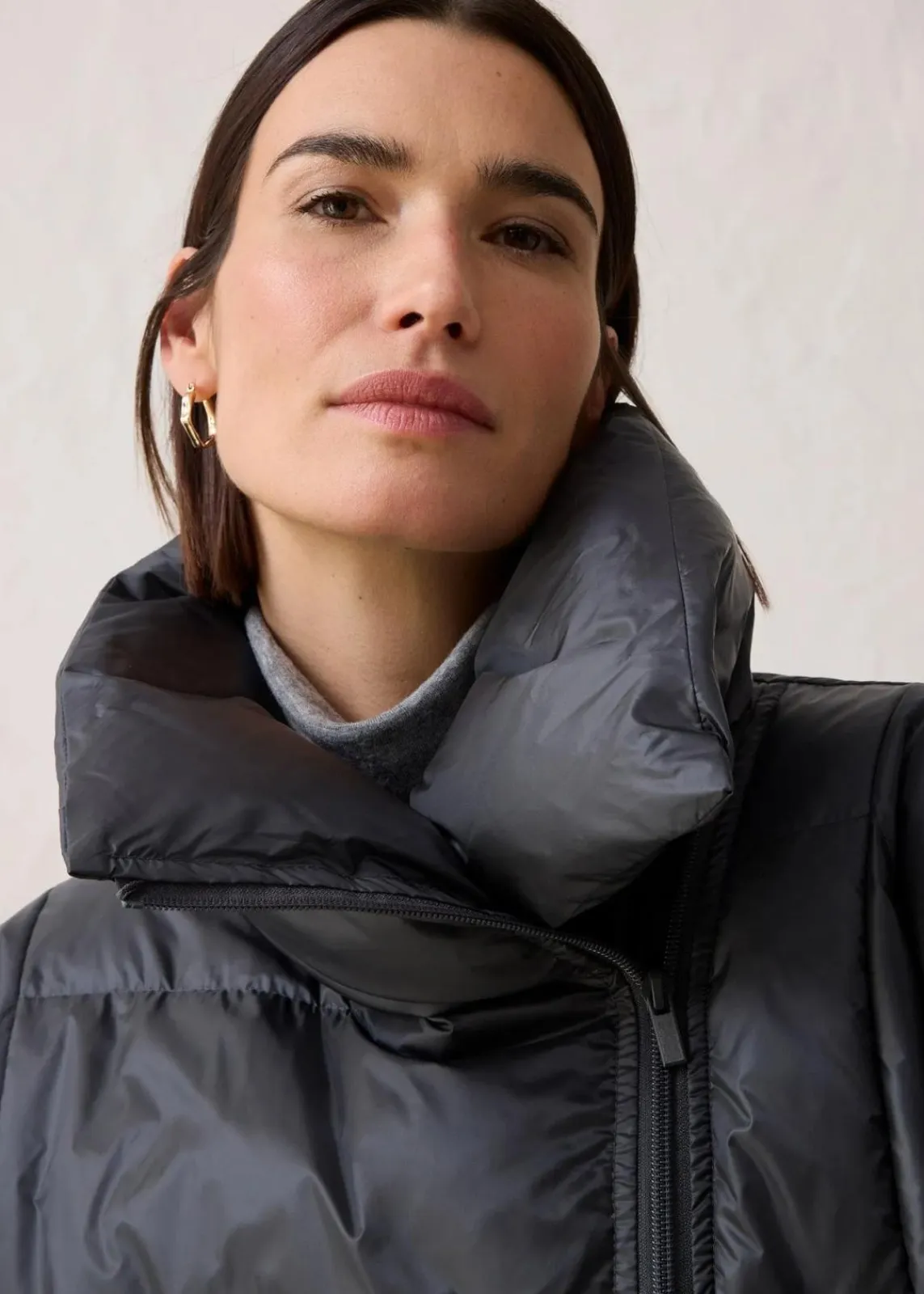 bonprix Bekleidung·Hosen|Nachhaltigere Materialien^Daunenjacke mit recycelten Daunen wasserabweisend anthrazit