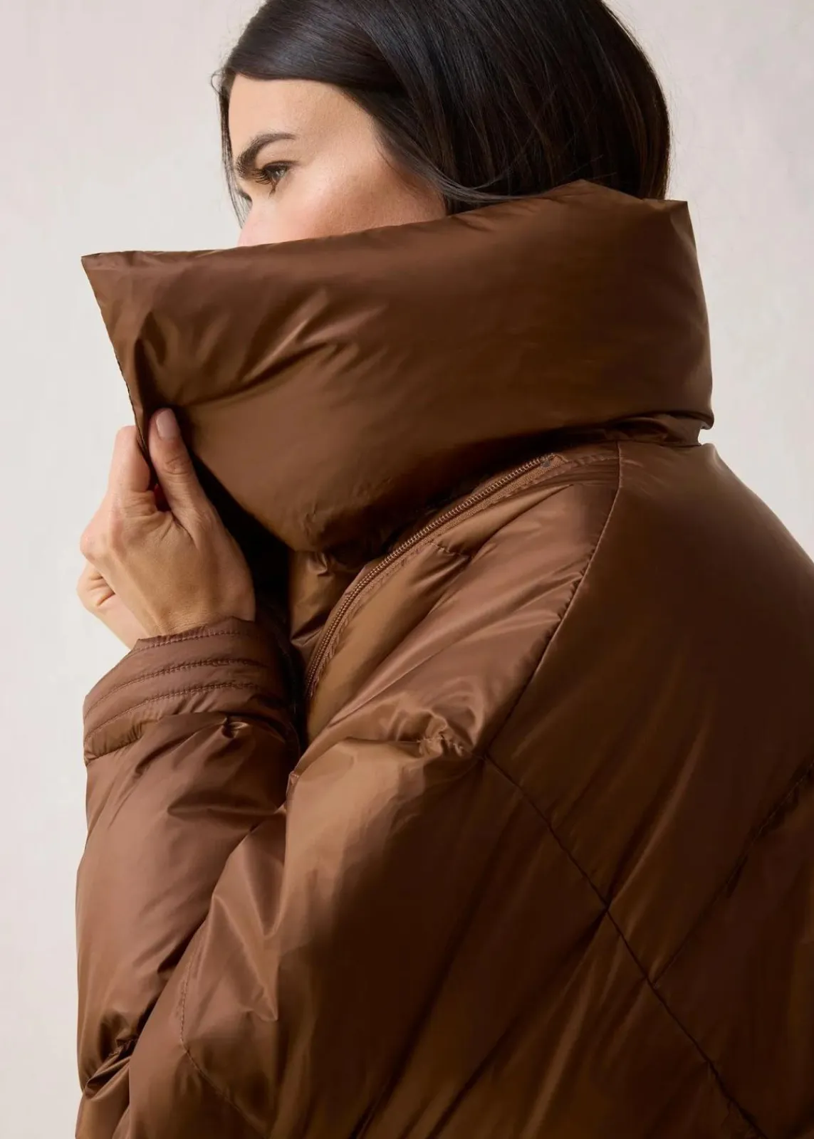 bonprix Bekleidung·Hosen|Nachhaltigere Materialien^Daunenjacke mit recycelten Daunen wasserabweisend pimentbraun