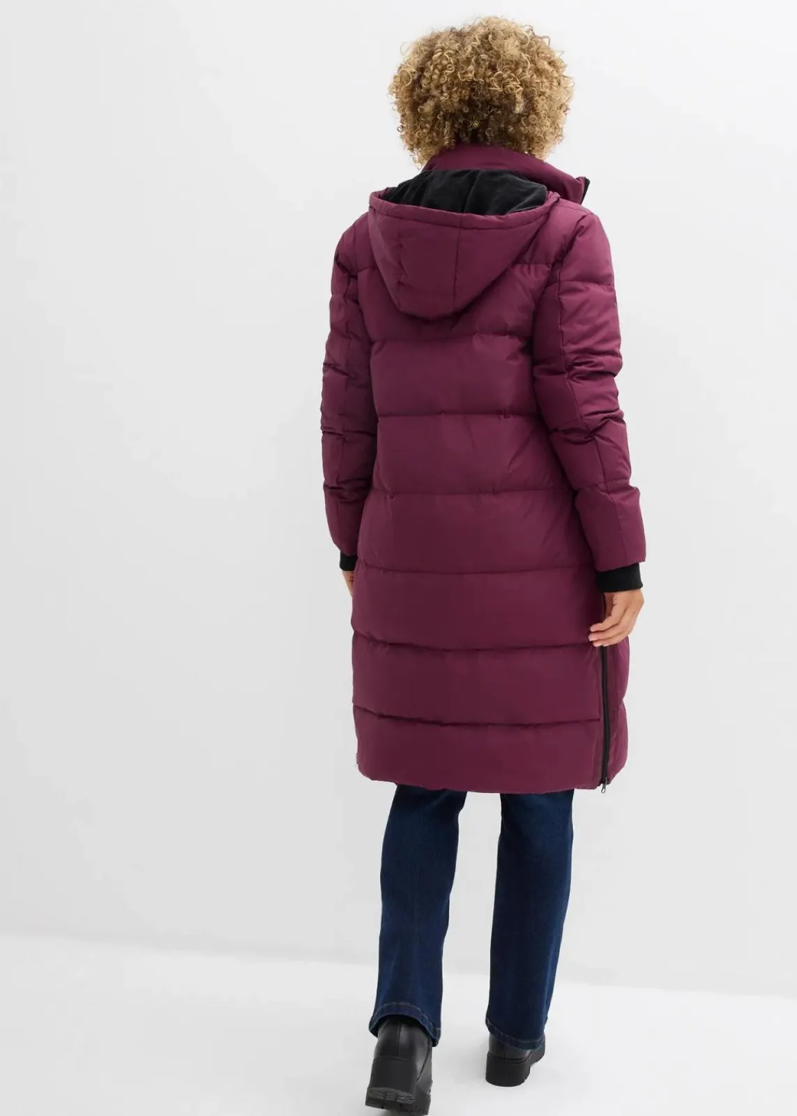 bonprix Bekleidung·Hosen|Nachhaltigere Materialien^Daunenmantel mit recycelter Daune und isolierender Wärmetechnologie aubergine