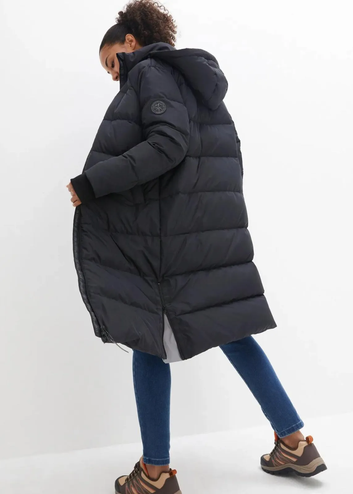bonprix Jacken & Mäntel|Nachhaltigere Materialien^Daunenmantel mit recycelter Daune und isolierender Wärmetechnologie schwarz