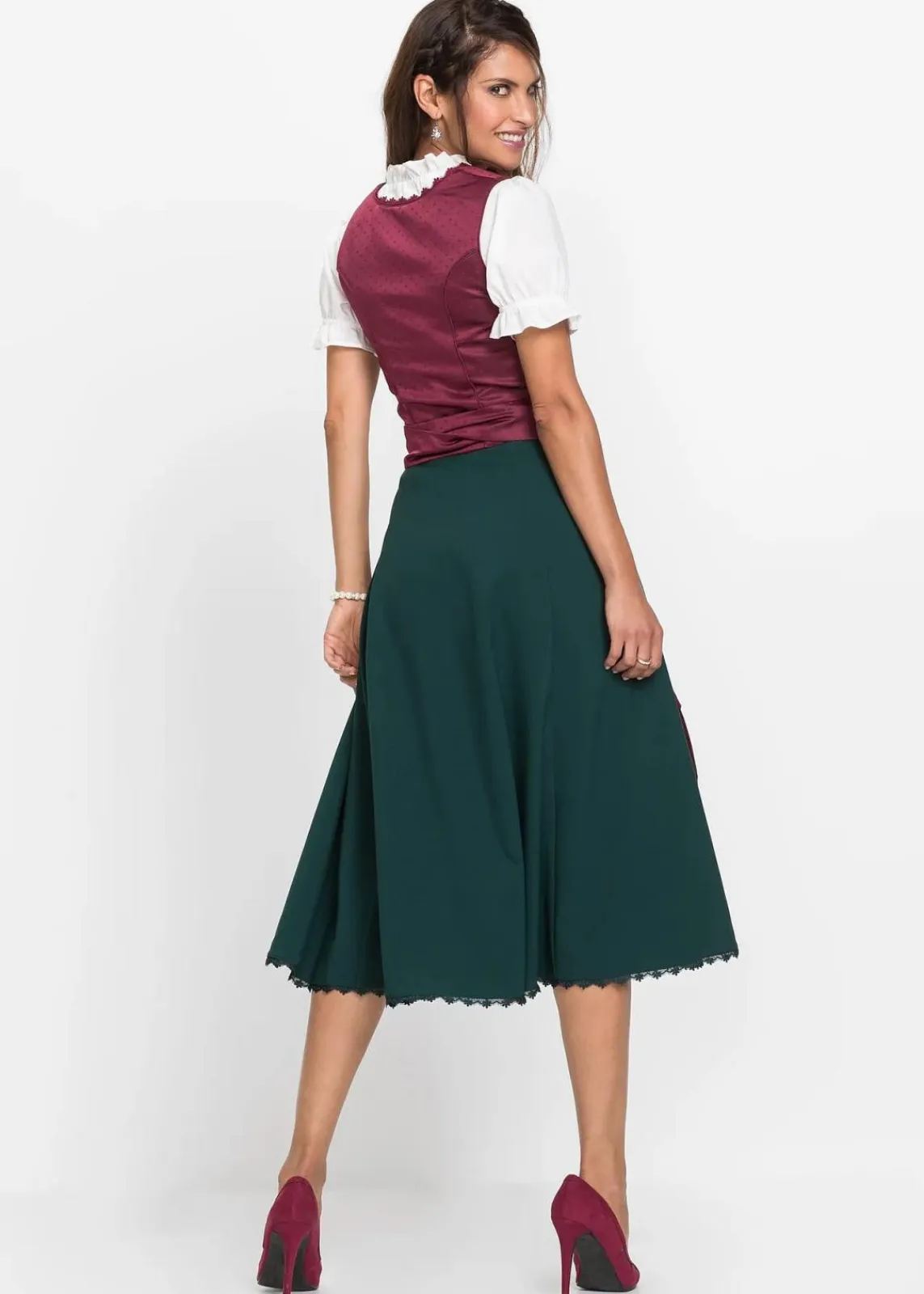 bonprix Kleider|Kurzgrößen^Dirndl mit bestickter Satin-Schürze (2-tlg.Set) magenta/tiefgrün/schwarz/mattviolett/wollweiß bedruckt