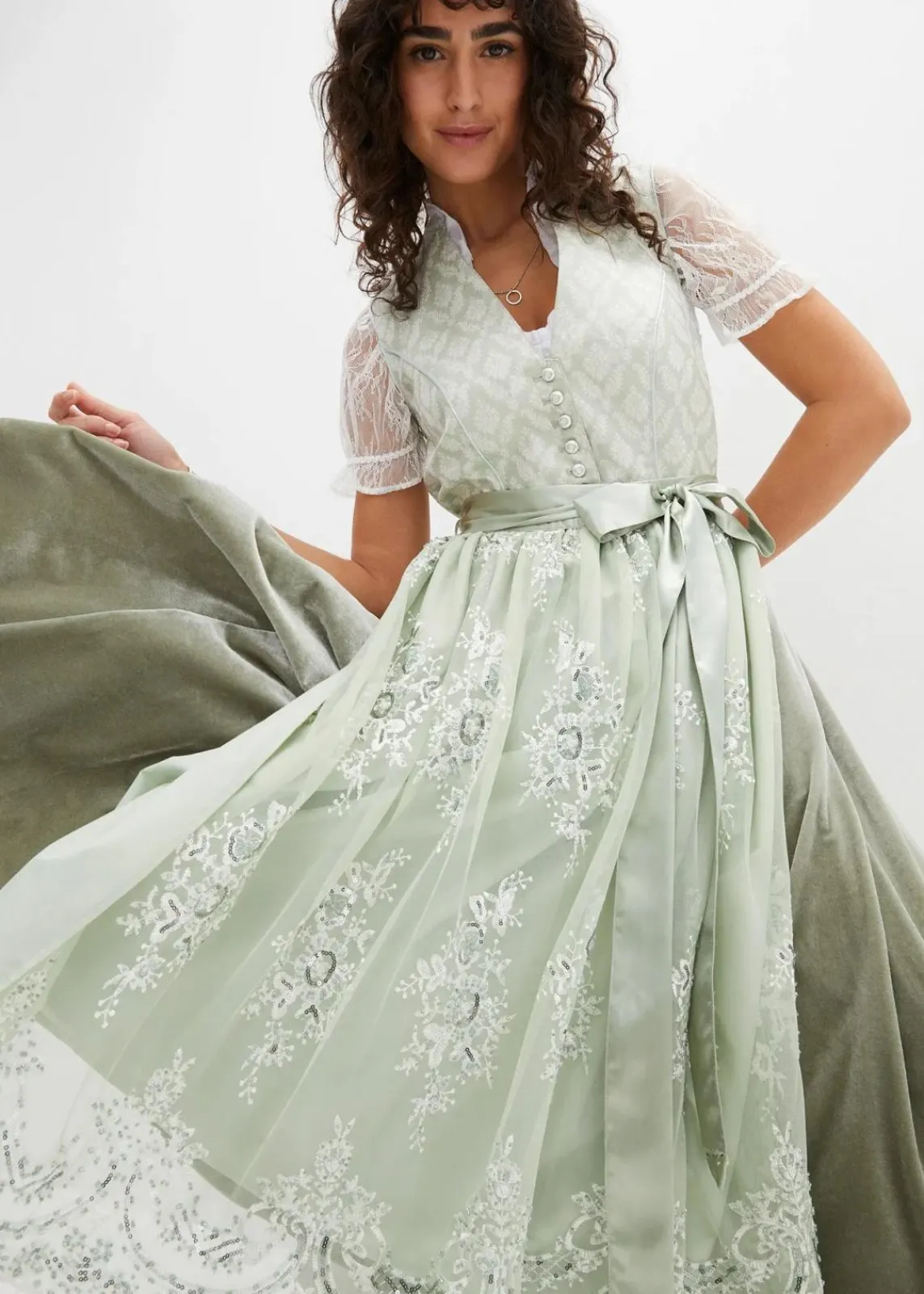 bonprix Kleider|Kurzgrößen^Dirndl mit Jacquard und Stickerei (2-tlg.Set) seegras
