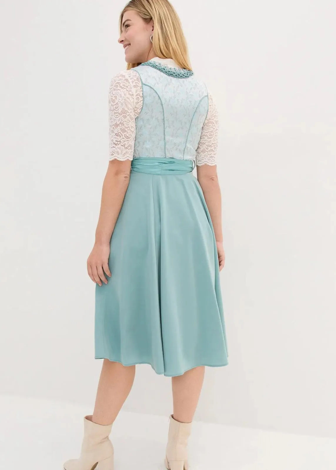 bonprix Kleider|Bekleidung·Pullover & Strickjacken^Dirndl mit Pailletten Schürze (2-tlg.Set) mineralblau