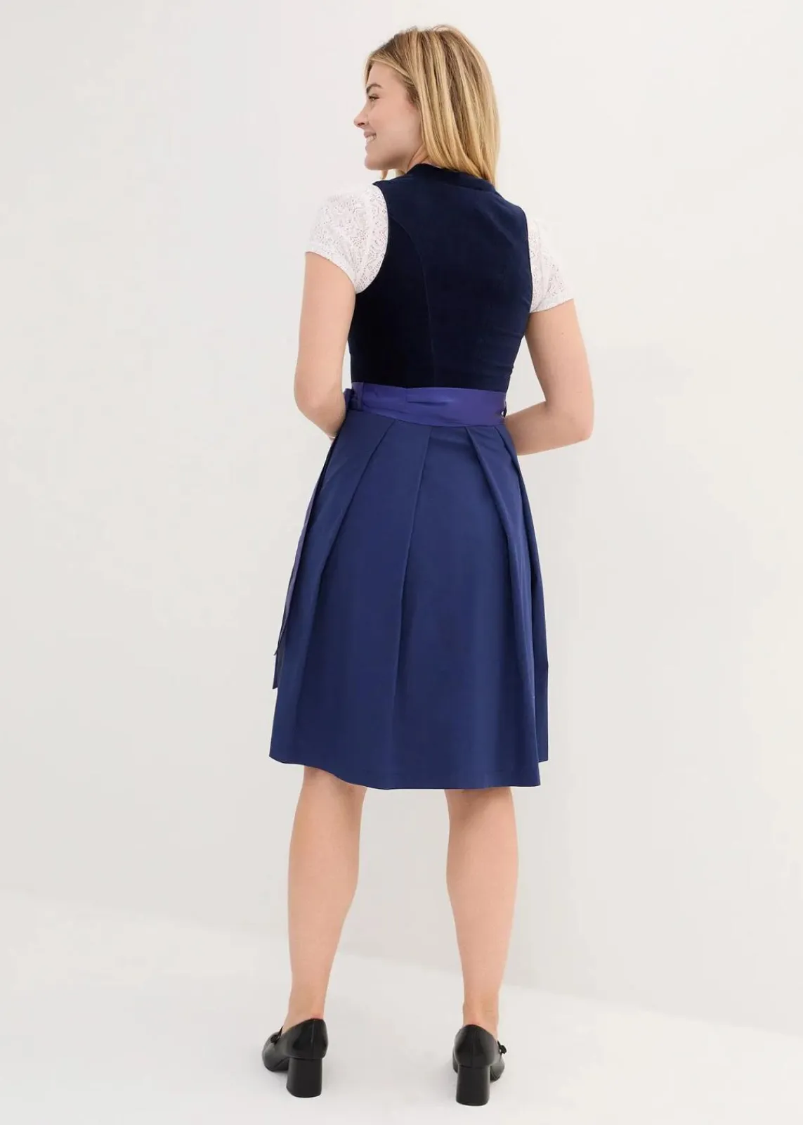 bonprix Kleider|Bekleidung·Pullover & Strickjacken^Dirndl mit Samt-Mieder und Satin-Schürze (2-tlg.Set) dunkelblau/mitternachtsblau