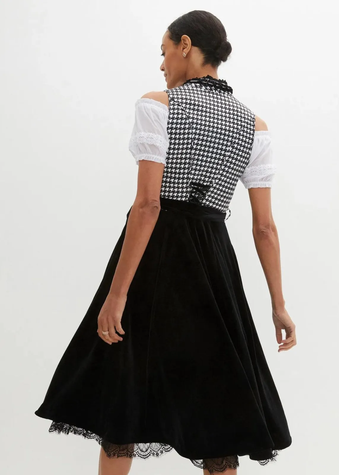 bonprix Bekleidung·Pullover & Strickjacken|Kleider^Dirndl mit Samtrock (2-tlg.Set) schwarz/wollweiß bedruckt