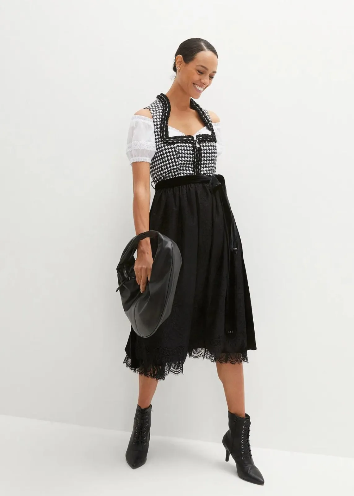 bonprix Bekleidung·Pullover & Strickjacken|Kleider^Dirndl mit Samtrock (2-tlg.Set) schwarz/wollweiß bedruckt