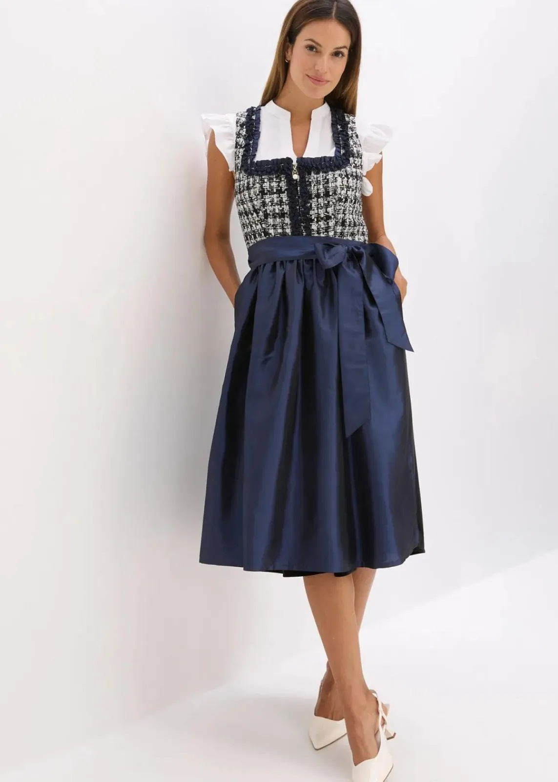 bonprix Bekleidung·Pullover & Strickjacken|Kleider^Dirndl und Schürze (2-tlg.Set) dunkelblau/weiß