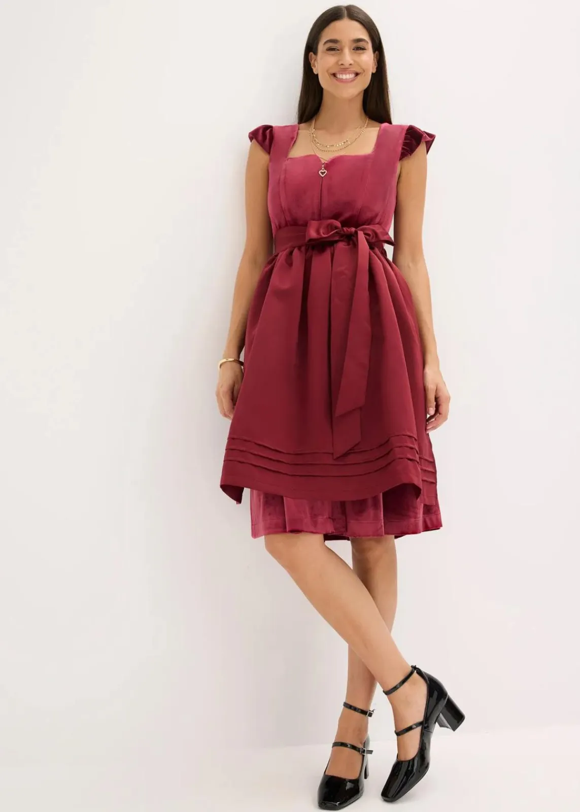 bonprix Bekleidung·Pullover & Strickjacken|Kleider^Dirndl und Schürze (2-tlg.Set) dunkelbeere/rubinrot