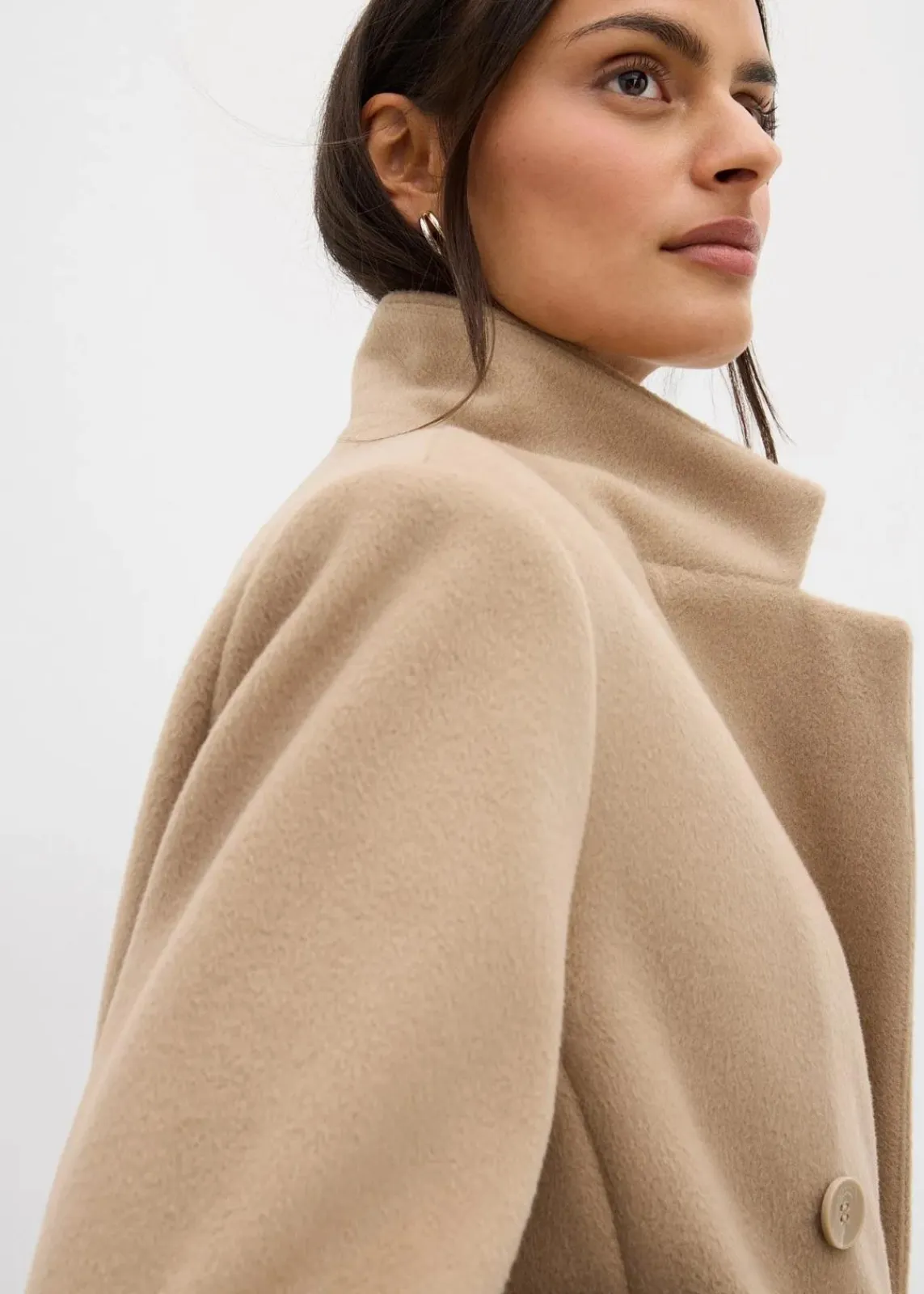 bonprix Bekleidung·Hosen|Nachhaltigere Materialien^Doppelreihiger Mantel in Wolloptik khakibeige