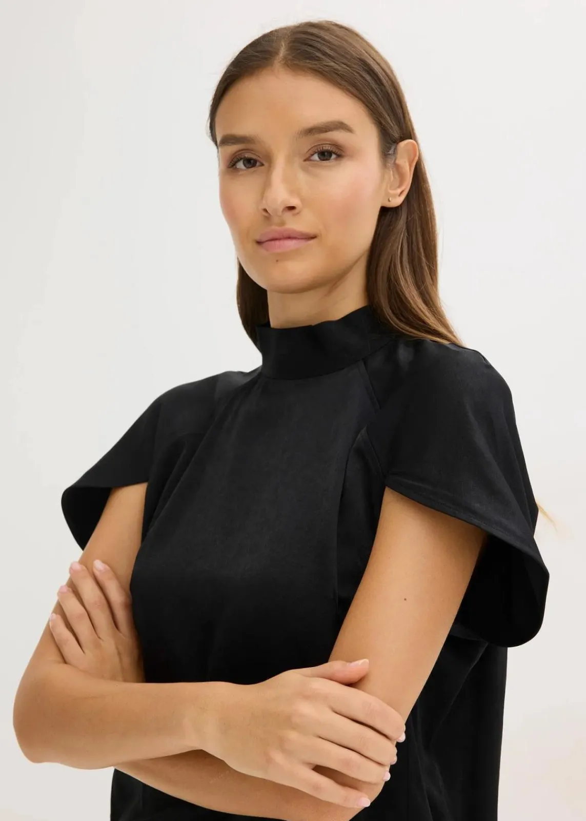 bonprix Bekleidung·Jacken & Mäntel|Blusen & Tuniken^Elegante Kurzarmbluse aus glänzenden Satin schwarz