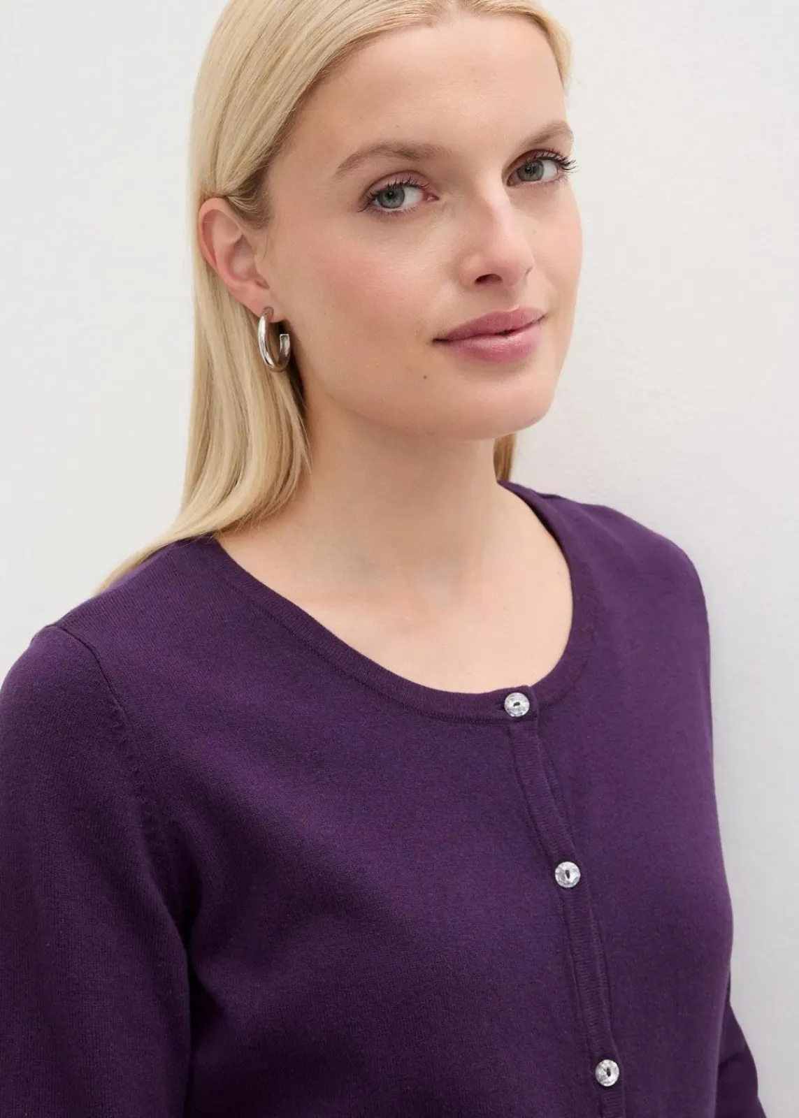 bonprix Bekleidung·Umstandsmode|Strickmode^Enge Feinstrickjacke dunkellila