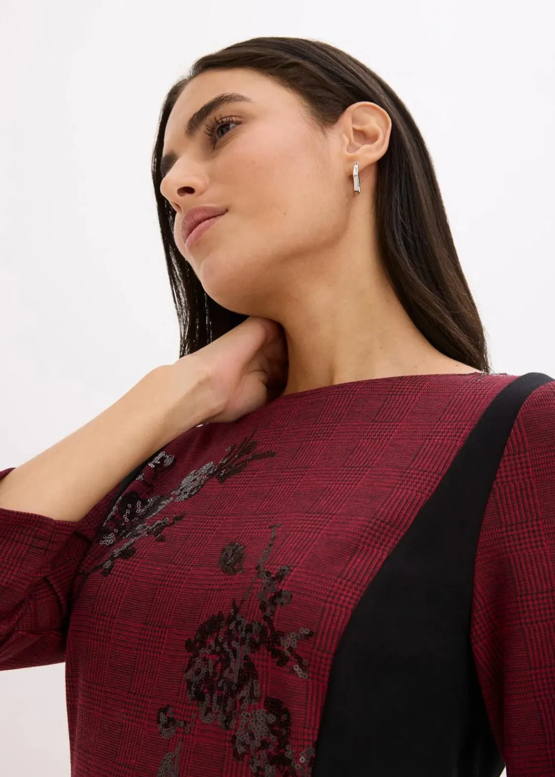 bonprix Kleider|Bekleidung·Pullover & Strickjacken^Etuikleid mit Paillettenstickerei dunkelrot/schwarz kariert