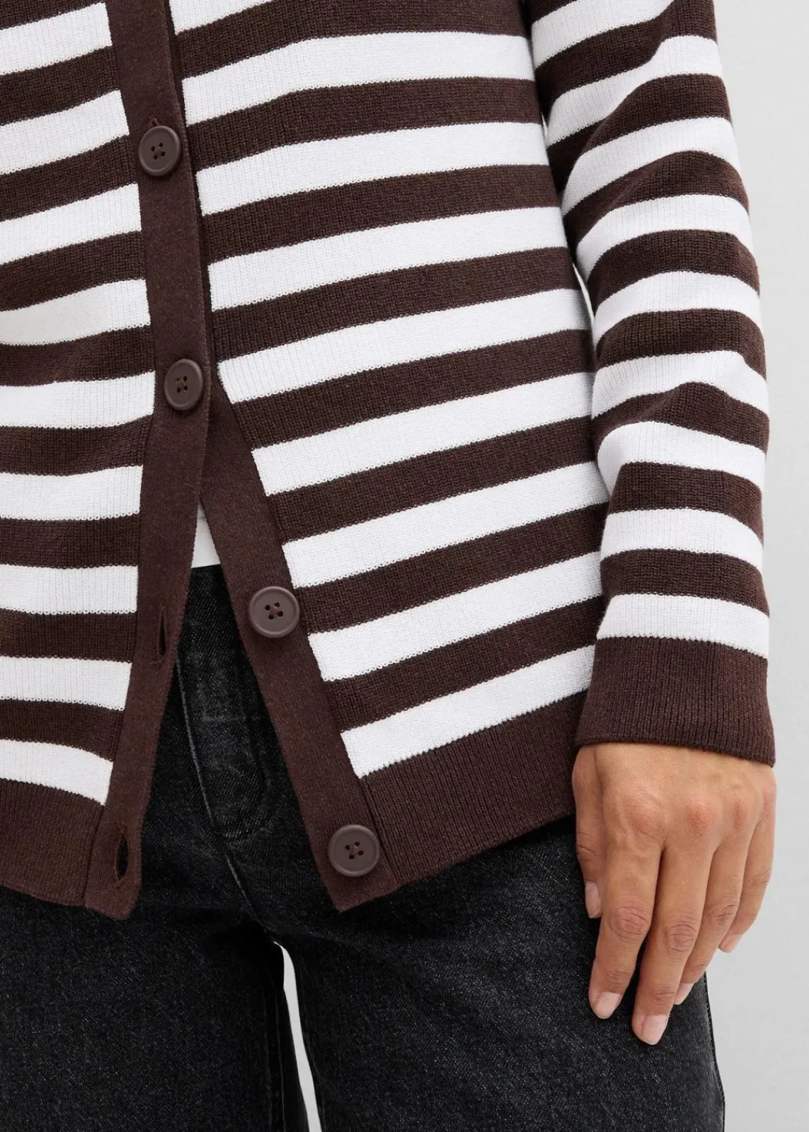 bonprix Bekleidung·Umstandsmode|Pullover & Strickjacken^Feinstrickjacke, Rundhals dunkelbraun/weiß gestreift