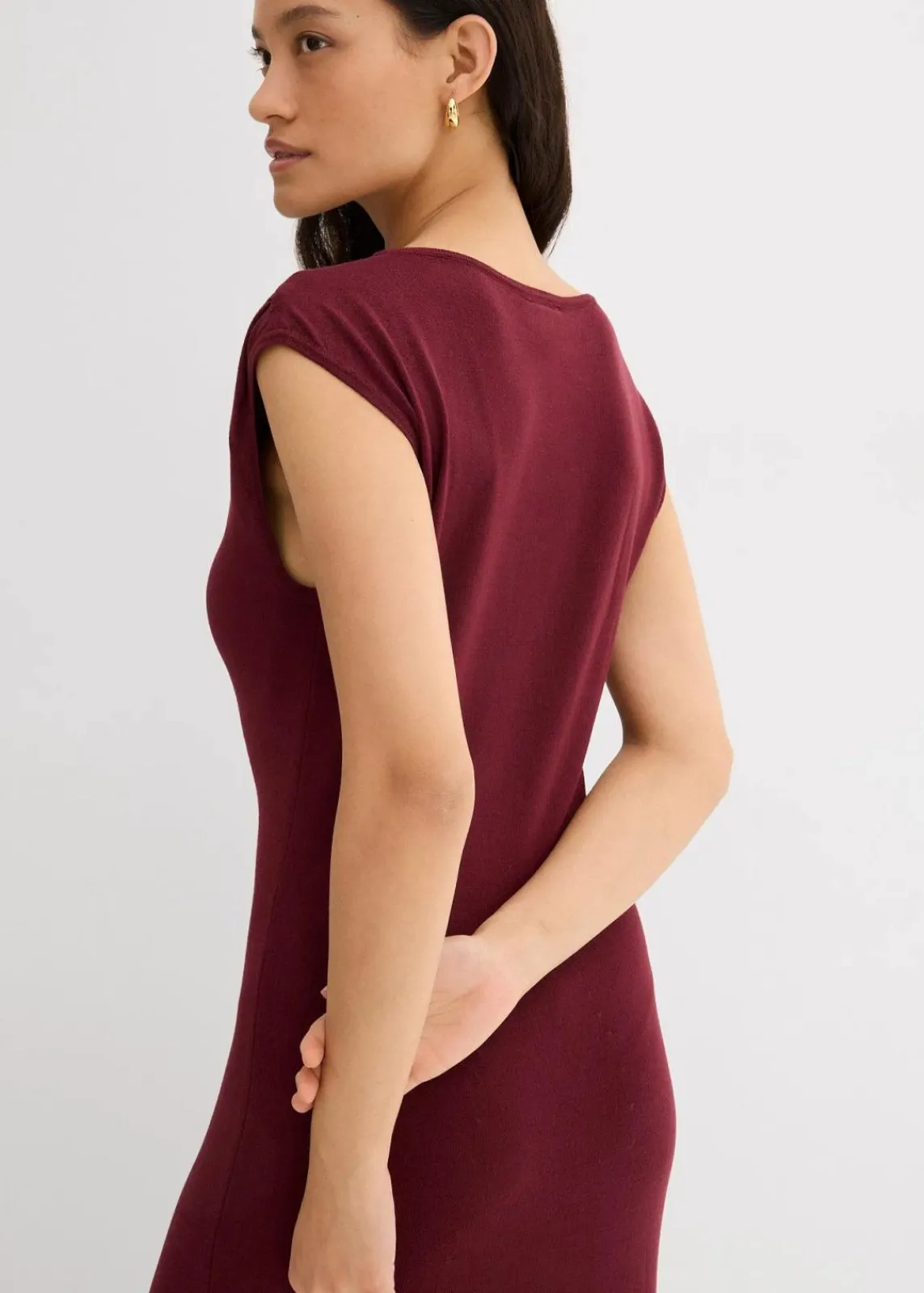 bonprix Bekleidung·Pullover & Strickjacken|Kleider^Feinstrickkleid aus Viskose-Mix ahornrot