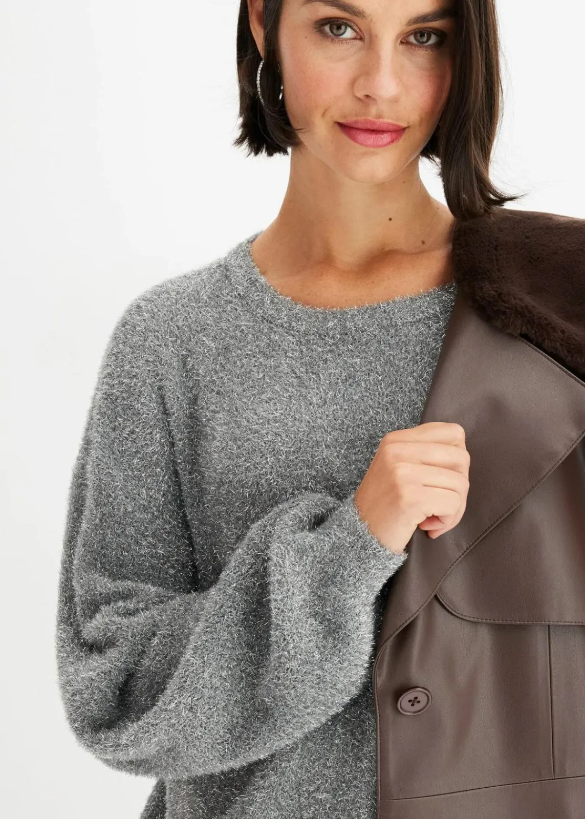 bonprix Pullover & Strickjacken|Bekleidung·Jeans^Feinstrickpullover grau/silber