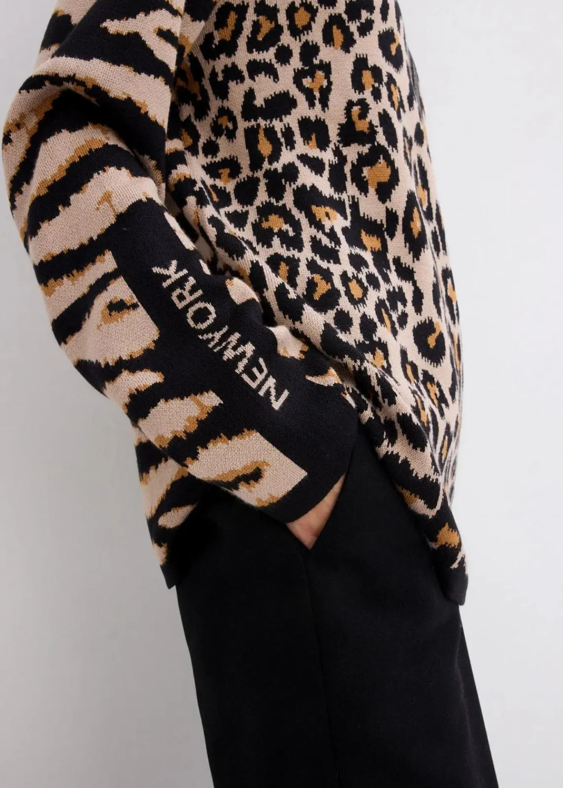 bonprix Bekleidung·Umstandsmode|Nachhaltigere Materialien^Feinstrickpullover im Leoprint Design leo bedruckt