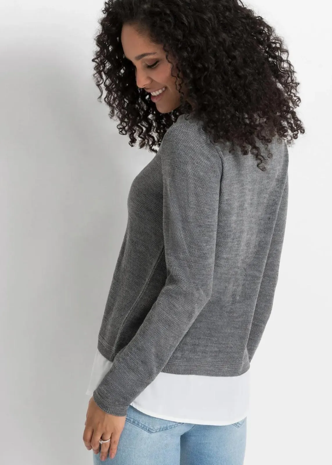 bonprix Pullover & Strickjacken|Bekleidung·Jeans^Feinstrickpullover mit Bluseneinsatz grau meliert