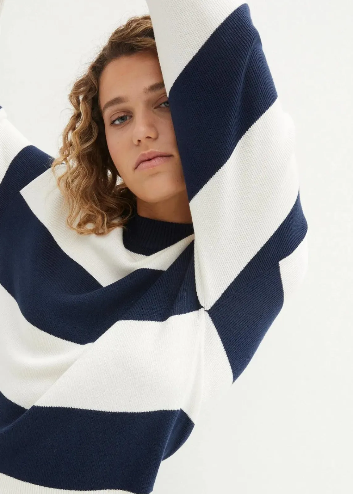 bonprix Pullover & Strickjacken|Bekleidung·Jeans^Feinstrickpullover mit Blockstreifen dunkelblau/wollweiß gestreift