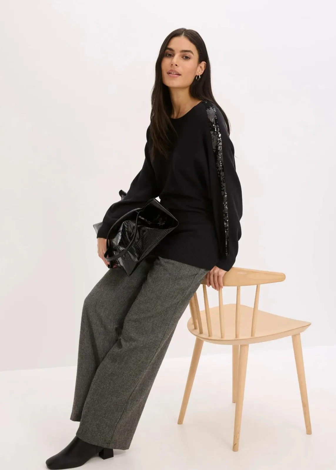 bonprix Bekleidung·Umstandsmode|Bekleidung·Jeans^Feinstrickpullover mit Pailletten schwarz