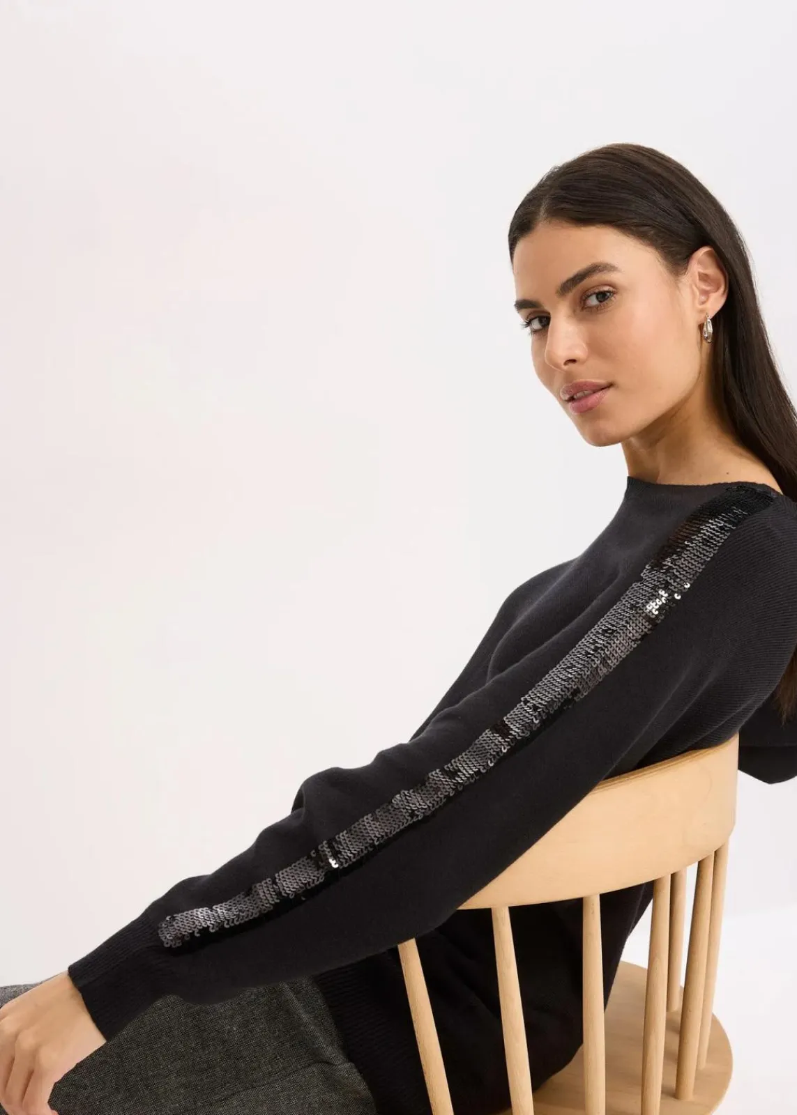 bonprix Bekleidung·Umstandsmode|Bekleidung·Jeans^Feinstrickpullover mit Pailletten schwarz