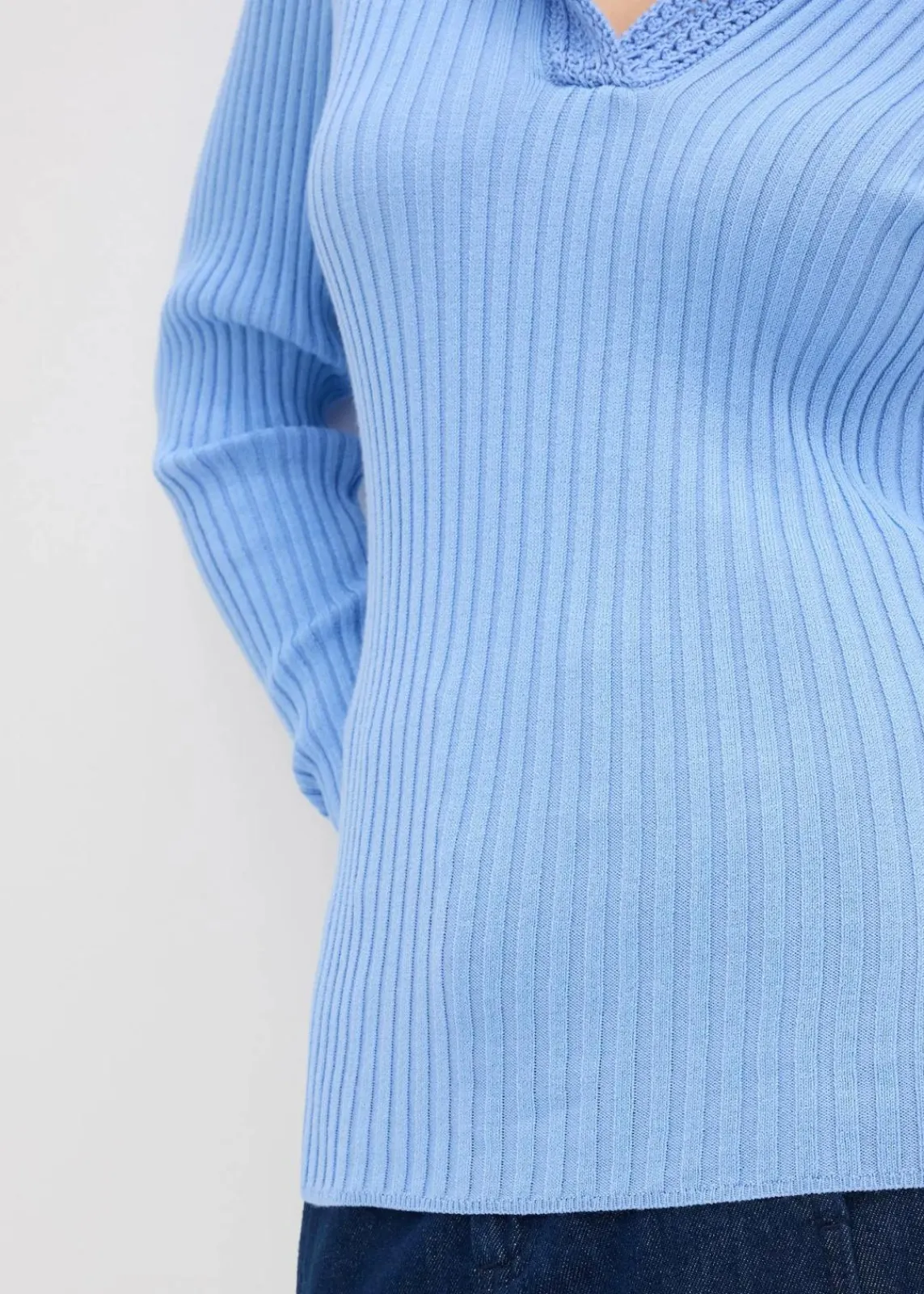 bonprix Bekleidung·Umstandsmode|Bekleidung·Jeans^Feinstrickpullover mit schmückendem Kragen perlblau