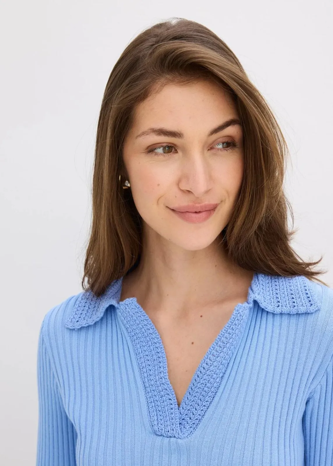 bonprix Bekleidung·Umstandsmode|Bekleidung·Jeans^Feinstrickpullover mit schmückendem Kragen perlblau