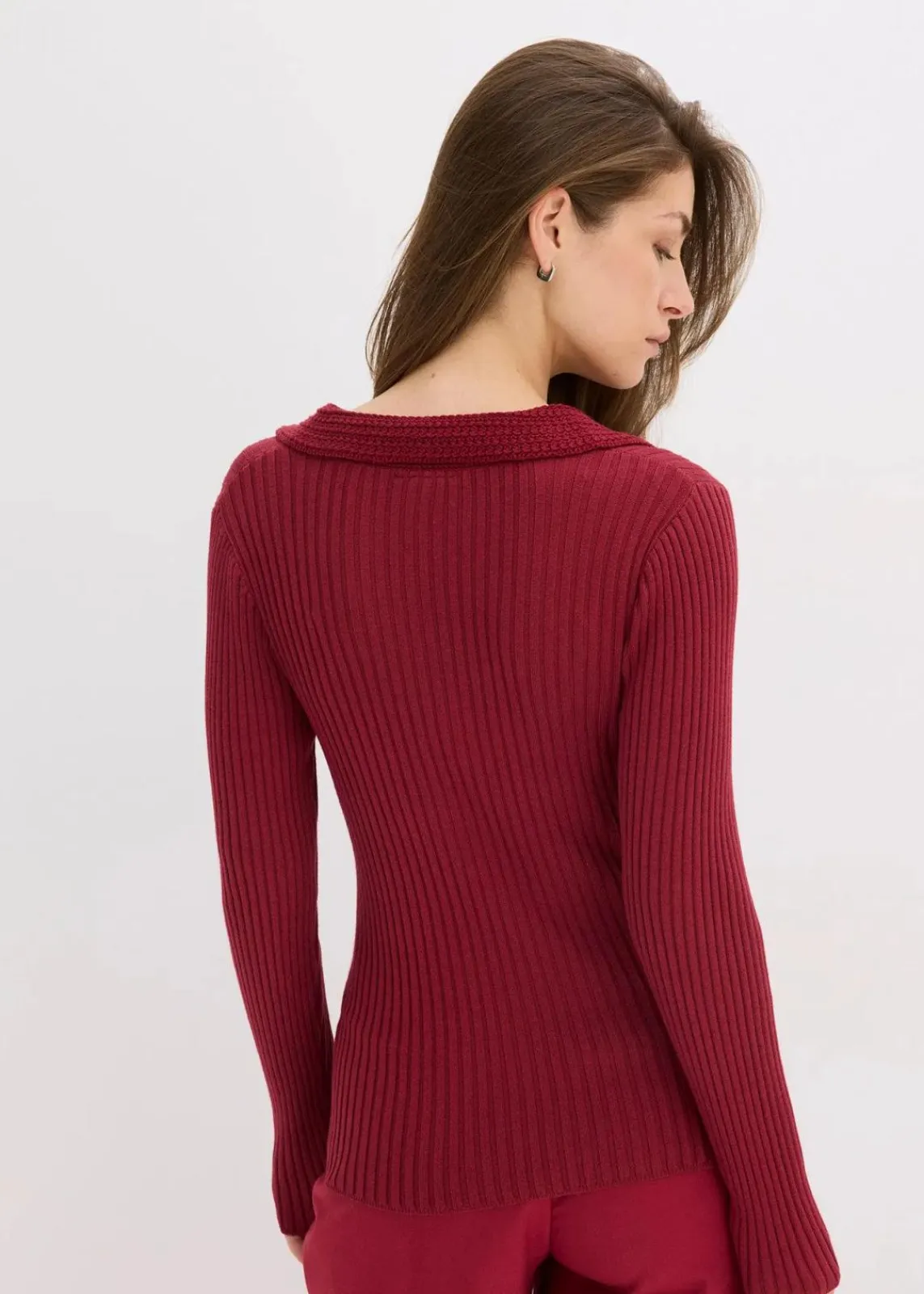 bonprix Pullover & Strickjacken|Strickmode^Feinstrickpullover mit schmückendem Kragen pflaumenrot