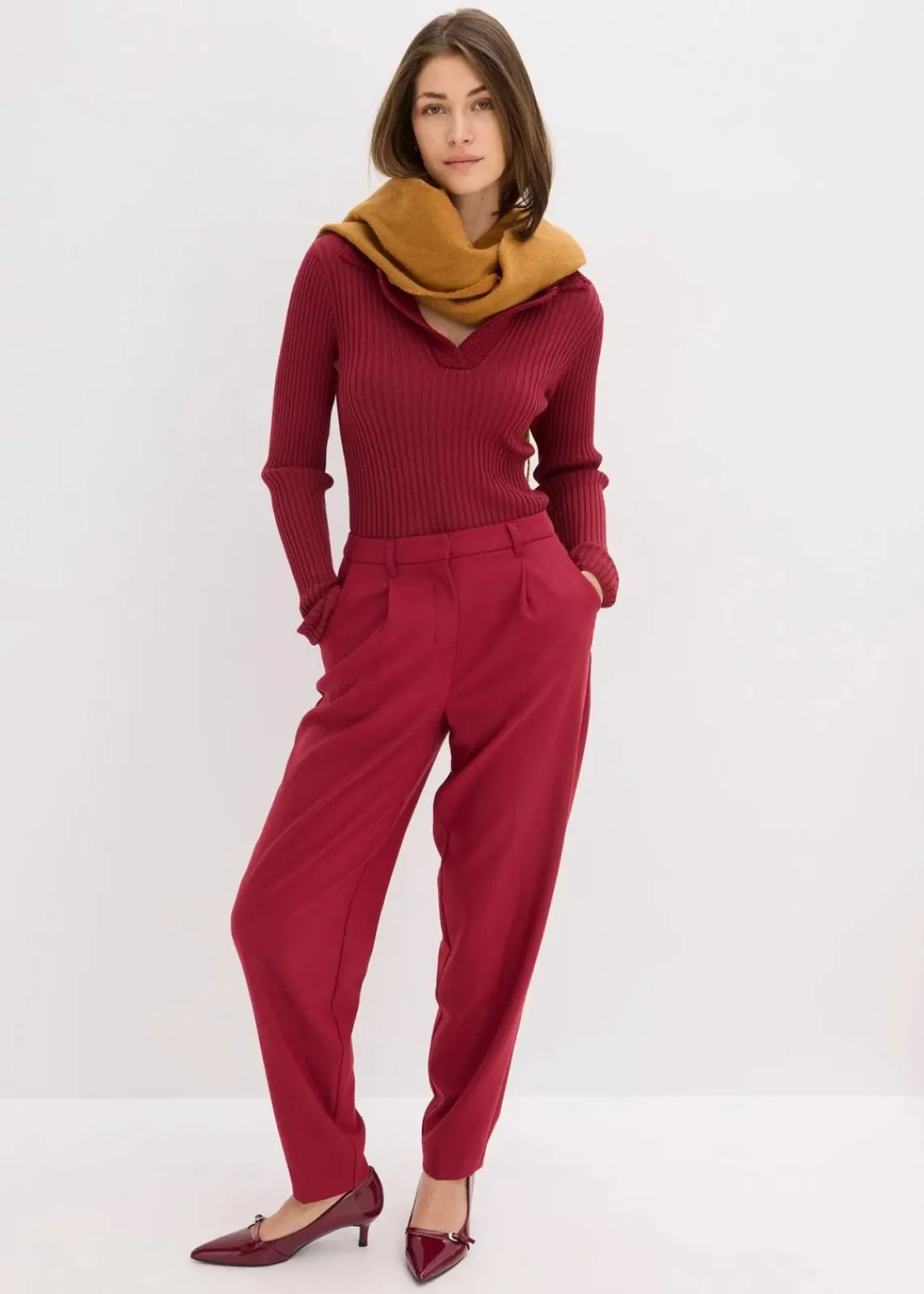 bonprix Pullover & Strickjacken|Strickmode^Feinstrickpullover mit schmückendem Kragen pflaumenrot