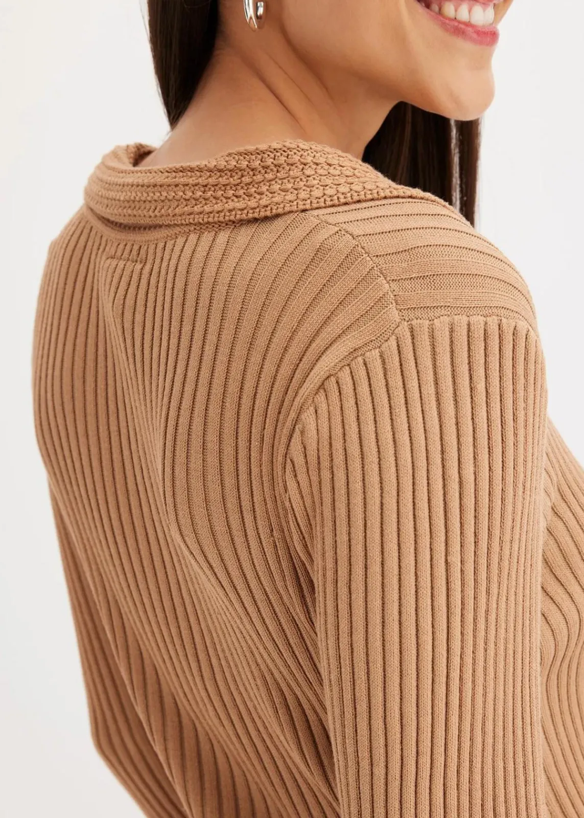 bonprix Pullover & Strickjacken|Strickmode^Feinstrickpullover mit schmückendem Kragen camel
